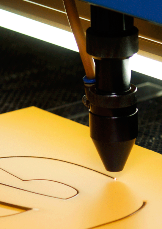 Taller "Introducción al Corte Láser"